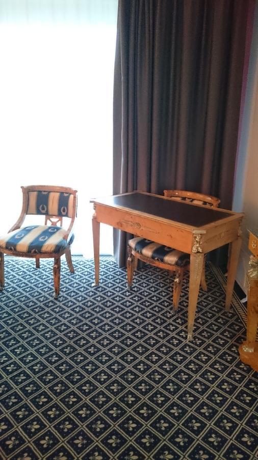 Hotel Fleur De Lys Bailleul  Esterno foto
